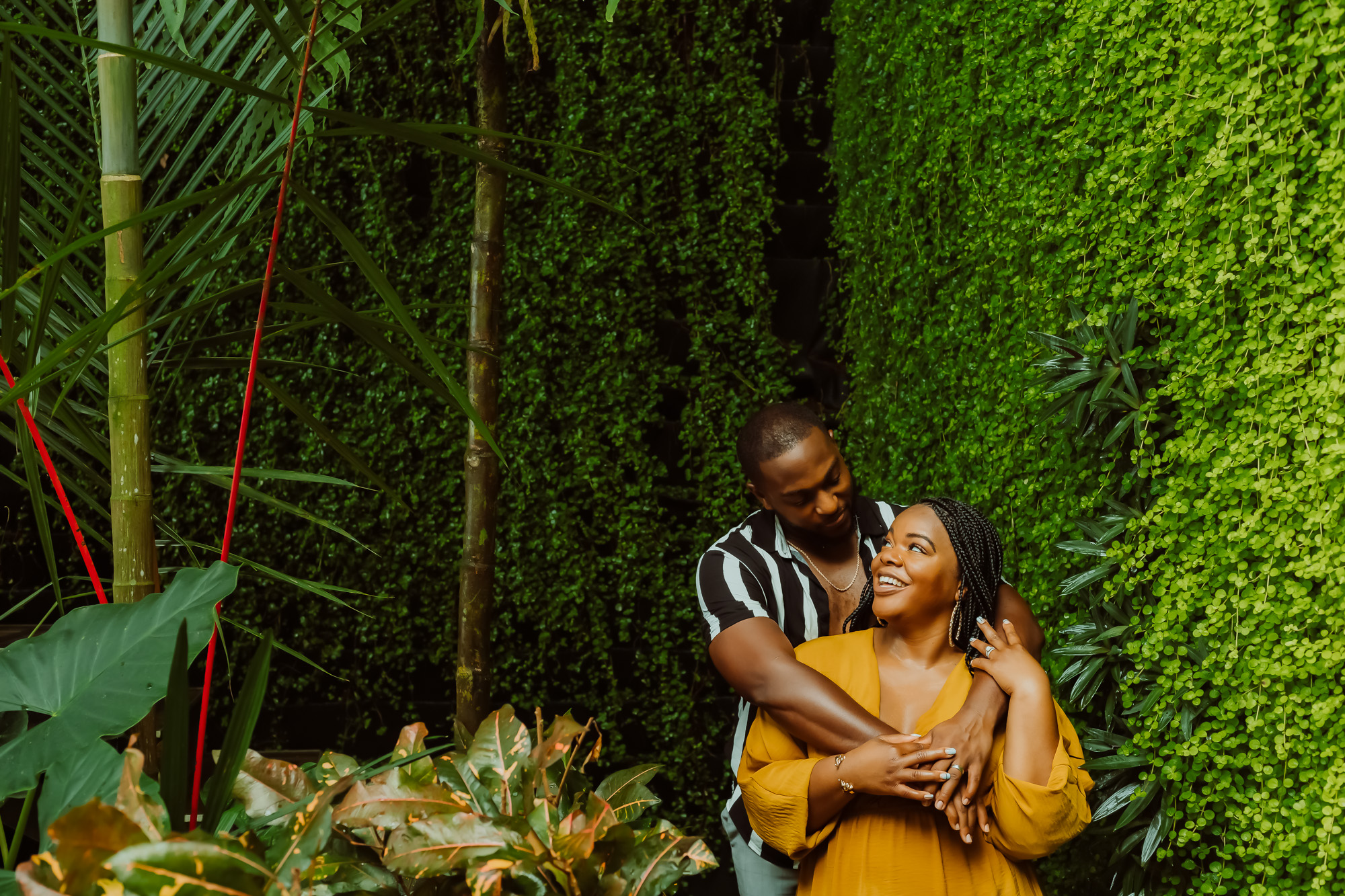 Sunset couple photography on the beach at manuel antonio park