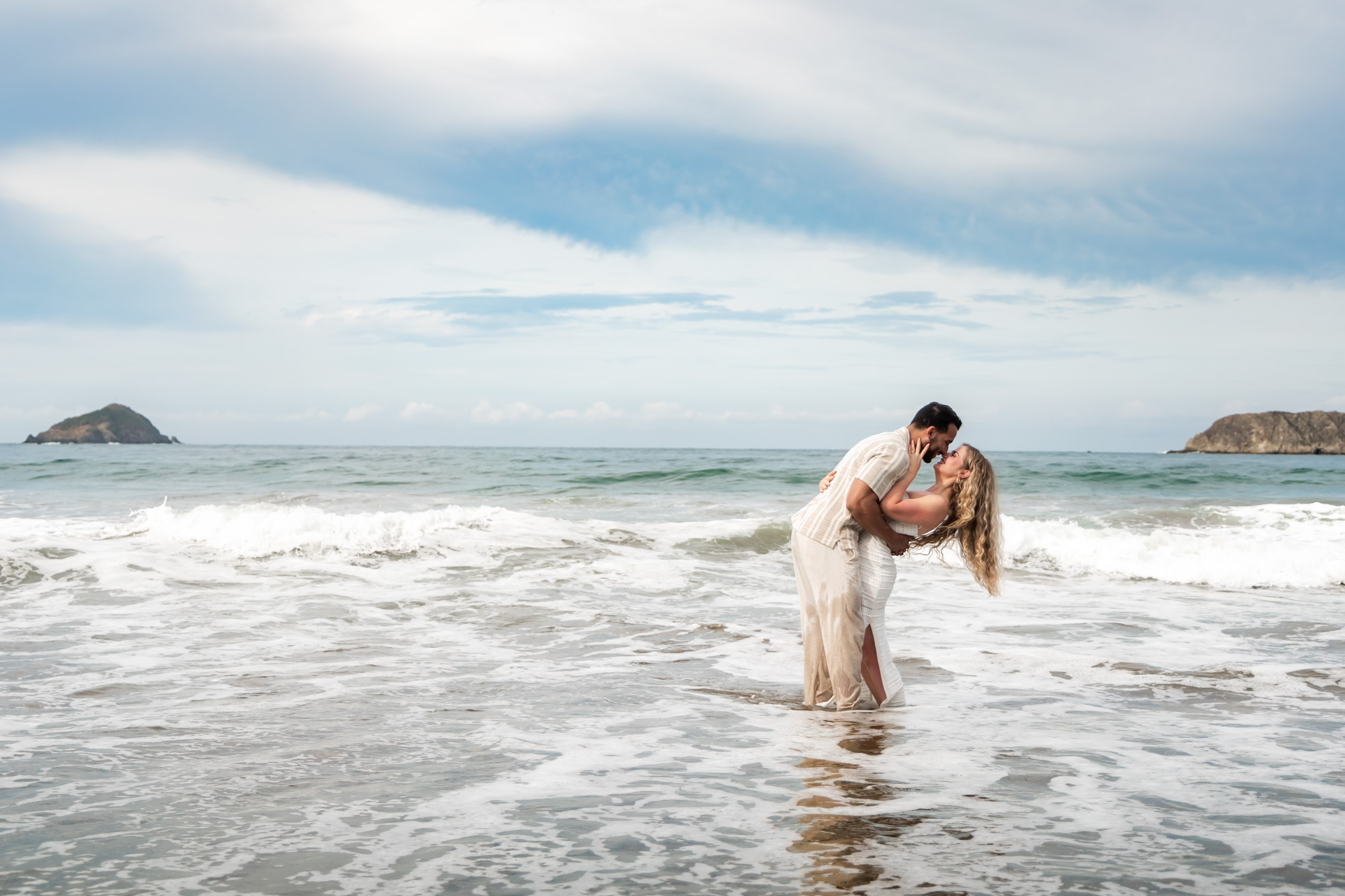 wedding couple at Parador Hotel<br />
