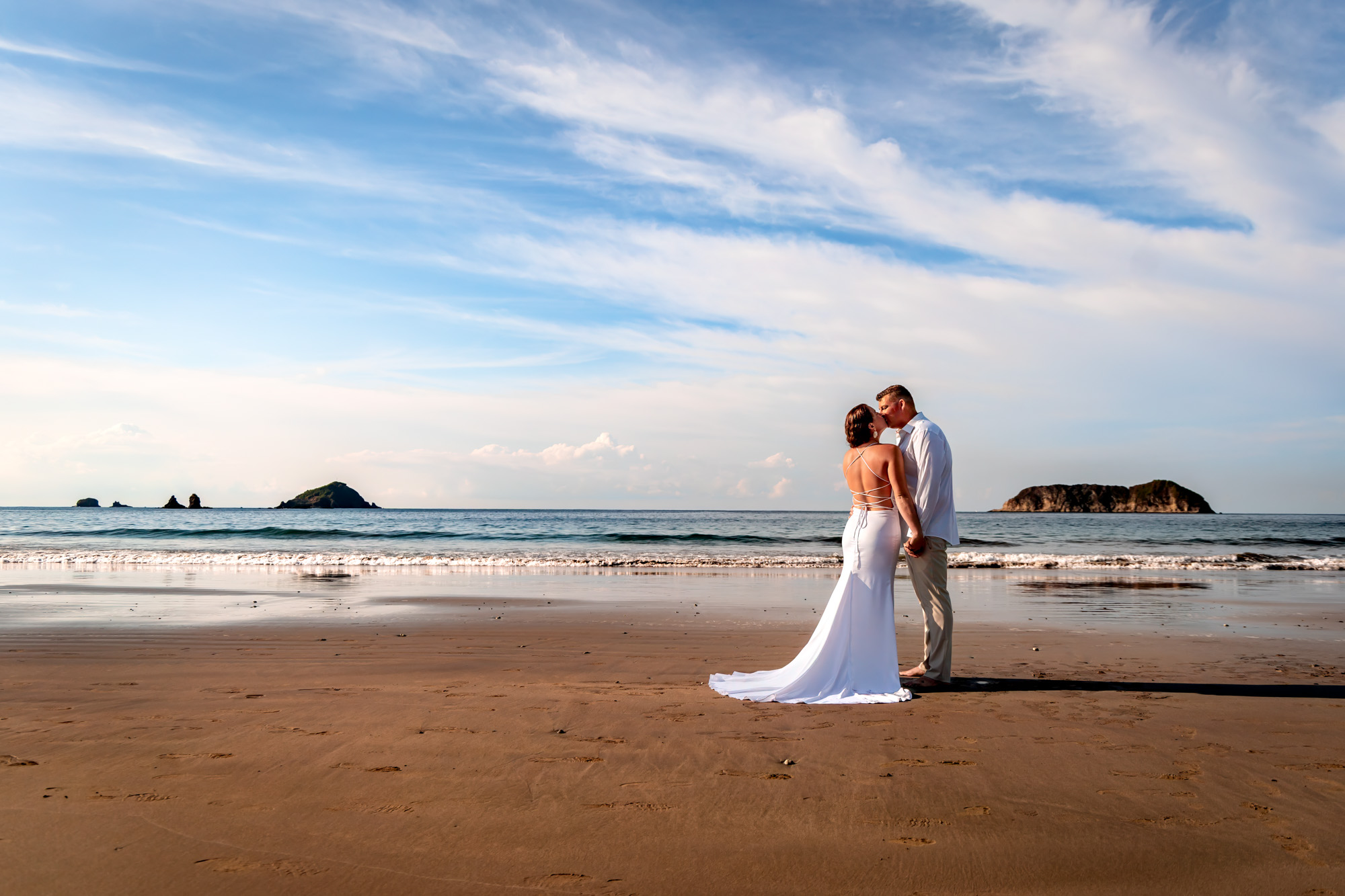 bride and groom at parador hotel in manuel antonio costa rica